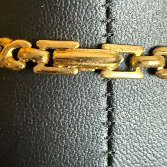 Gold Flower Pendant Necklace with Sparkling Center and Thick Chain - Picture 6 of 9